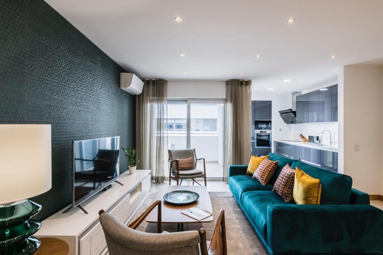Coolhouses Lagos, 2 Bed Stylish City Flat, Rooftop Shared Pool, Clayheart Esterno foto