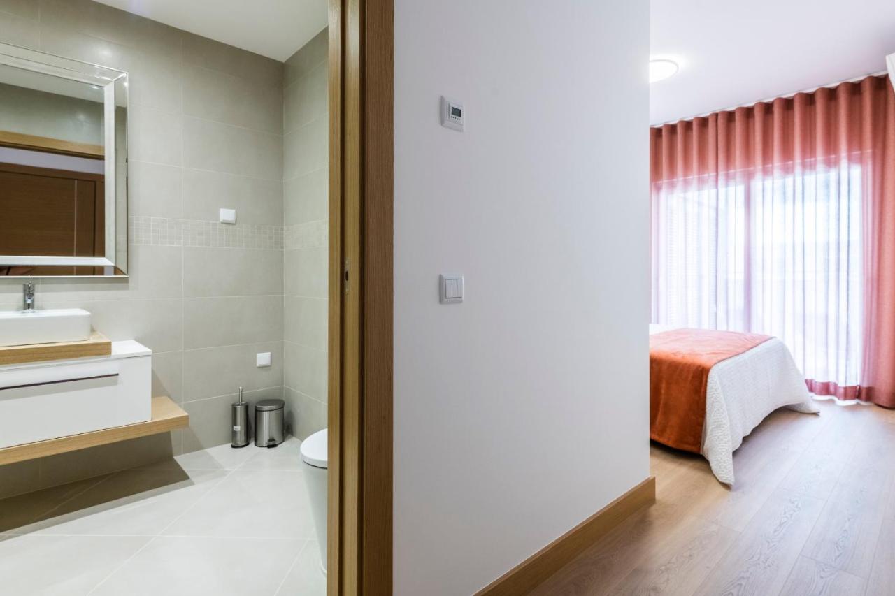 Coolhouses Lagos, 2 Bed Stylish City Flat, Rooftop Shared Pool, Clayheart Esterno foto