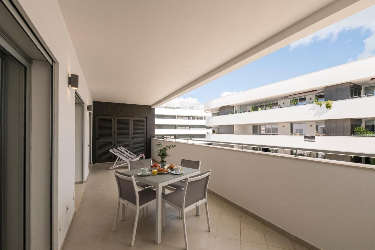 Coolhouses Lagos, 2 Bed Stylish City Flat, Rooftop Shared Pool, Clayheart Esterno foto