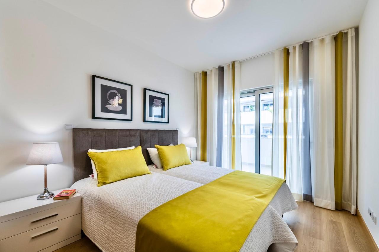 Coolhouses Lagos, 2 Bed Stylish City Flat, Rooftop Shared Pool, Clayheart Esterno foto