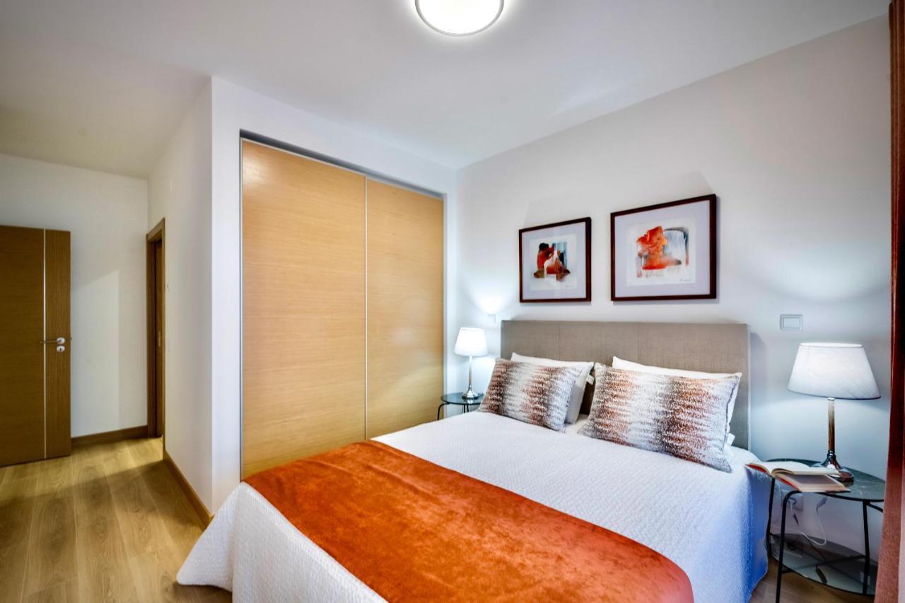 Coolhouses Lagos, 2 Bed Stylish City Flat, Rooftop Shared Pool, Clayheart Esterno foto